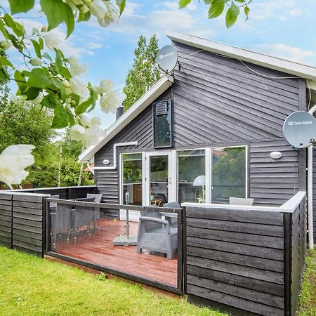 5 Person Holiday Home In Hovborg Exteriör bild